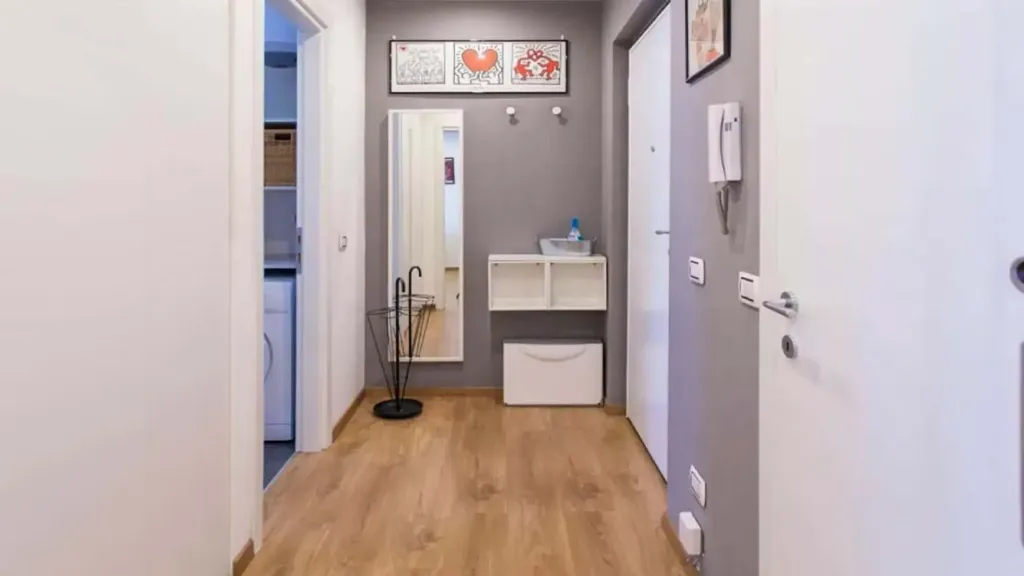 hallway_entrance