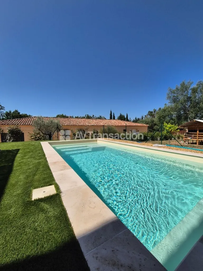 Pool - Contemporary House with Pool in Lorgues