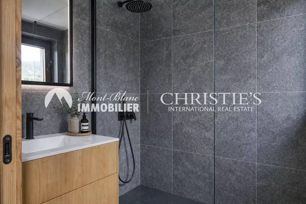 Vannitoad - Luxury Flat with Mountain View in Ormaret