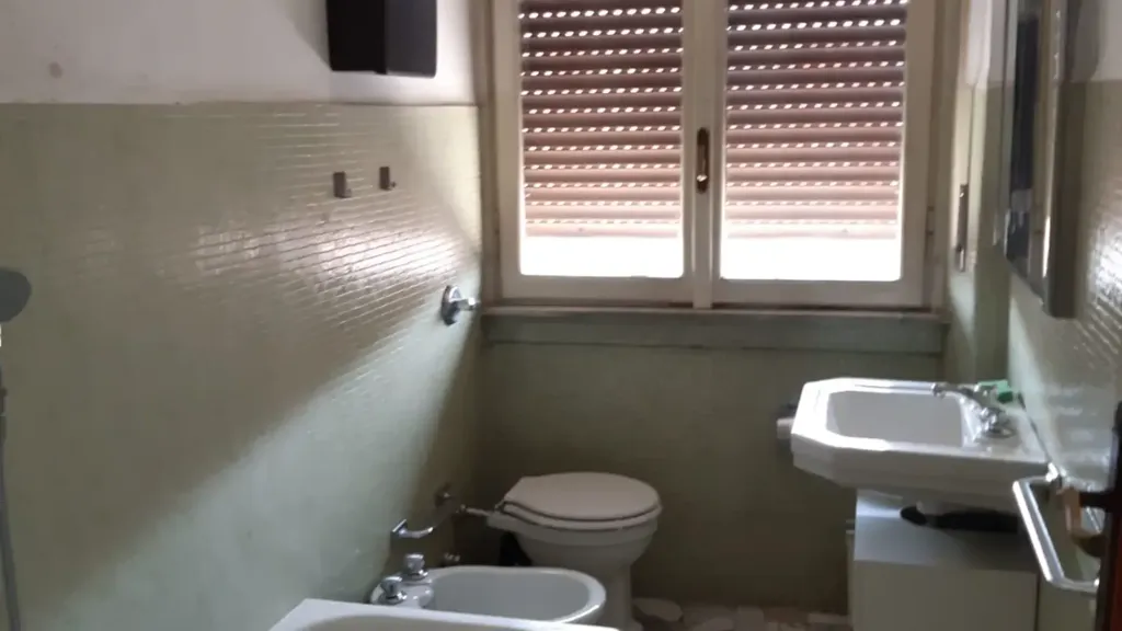 Salles de bain - Rented Flat with Balcony in Milan