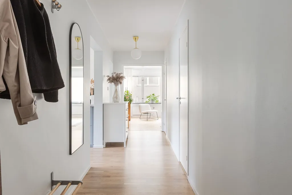 Hallway - Renovated Apartment with Balcony in Central Linköping