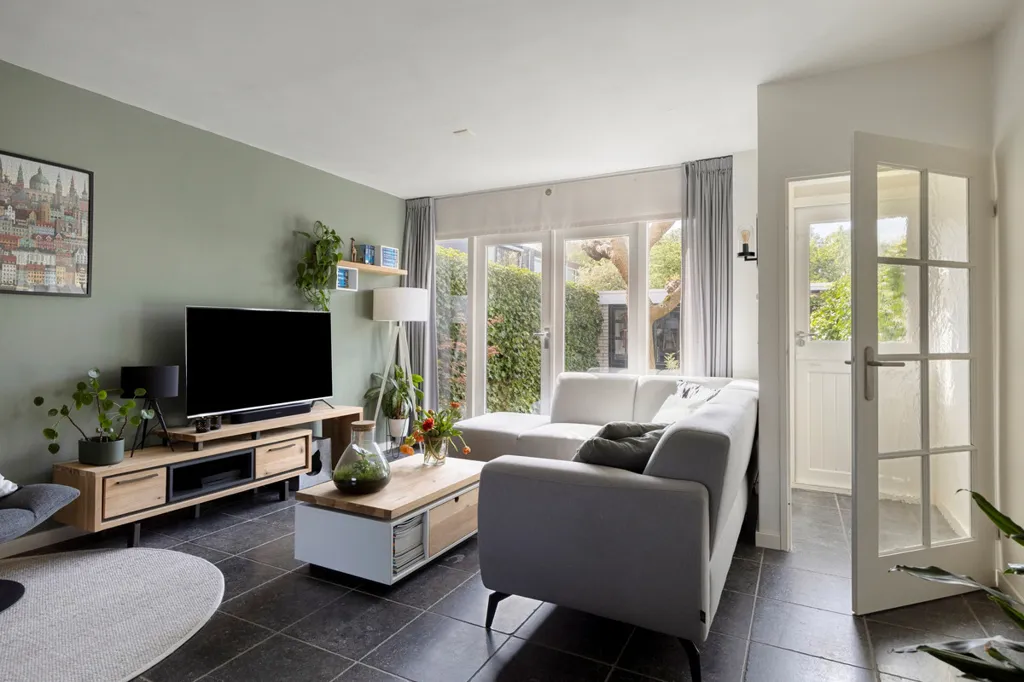 Elutuba - Modernised House with Garden in Goes