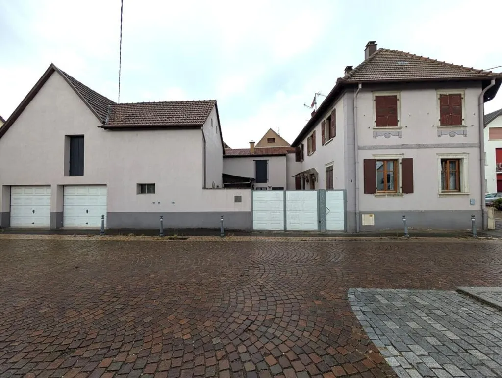 Extérieur - Maison avec Dépendances et Garages à Duppigheim