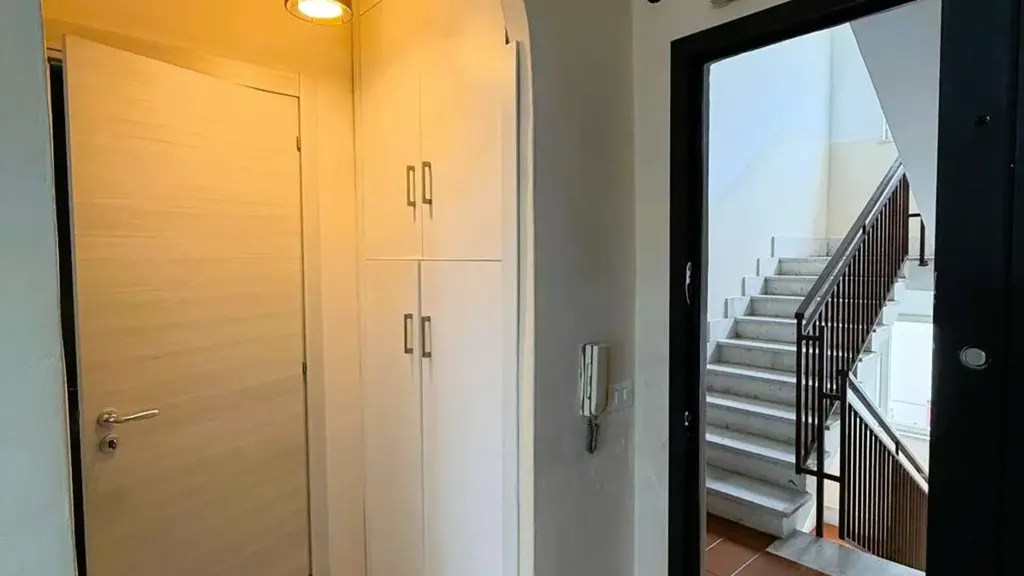 Esik - Rustic Bilocale with Balcony in Scalea