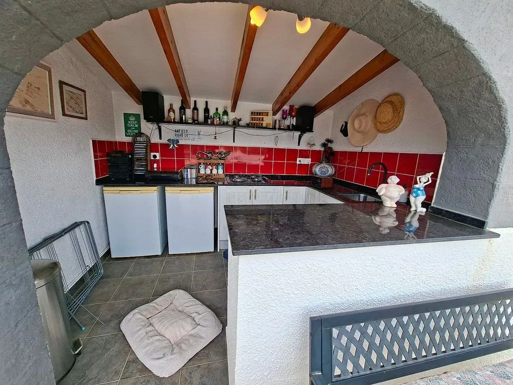 Cuisine - Single-Storey Villa with Pool in Orba