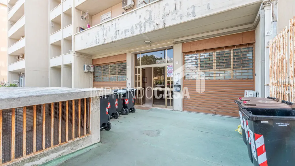 Garaaž - Trilocale with Balcony View in Palermo