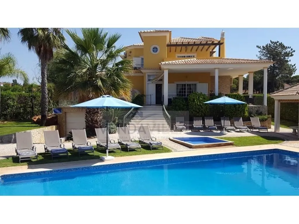 Piscine - Luxury Villa with Pool in Almancil, Loulé