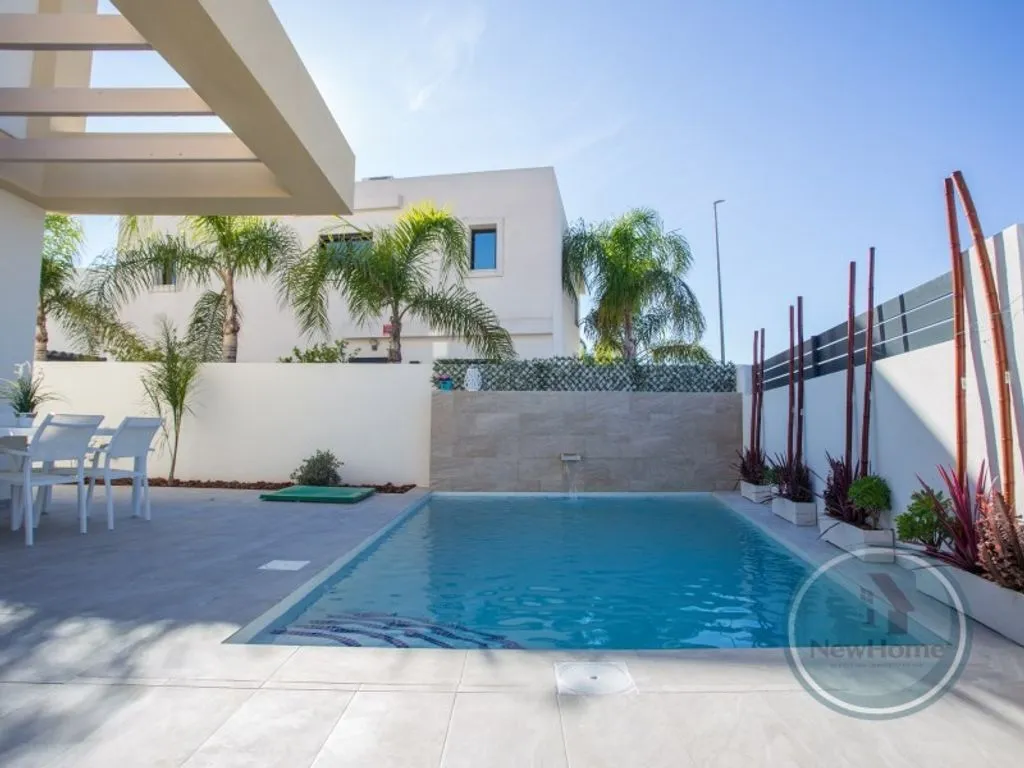 Piscine - Luxury Villa with Pool in Los Montesinos