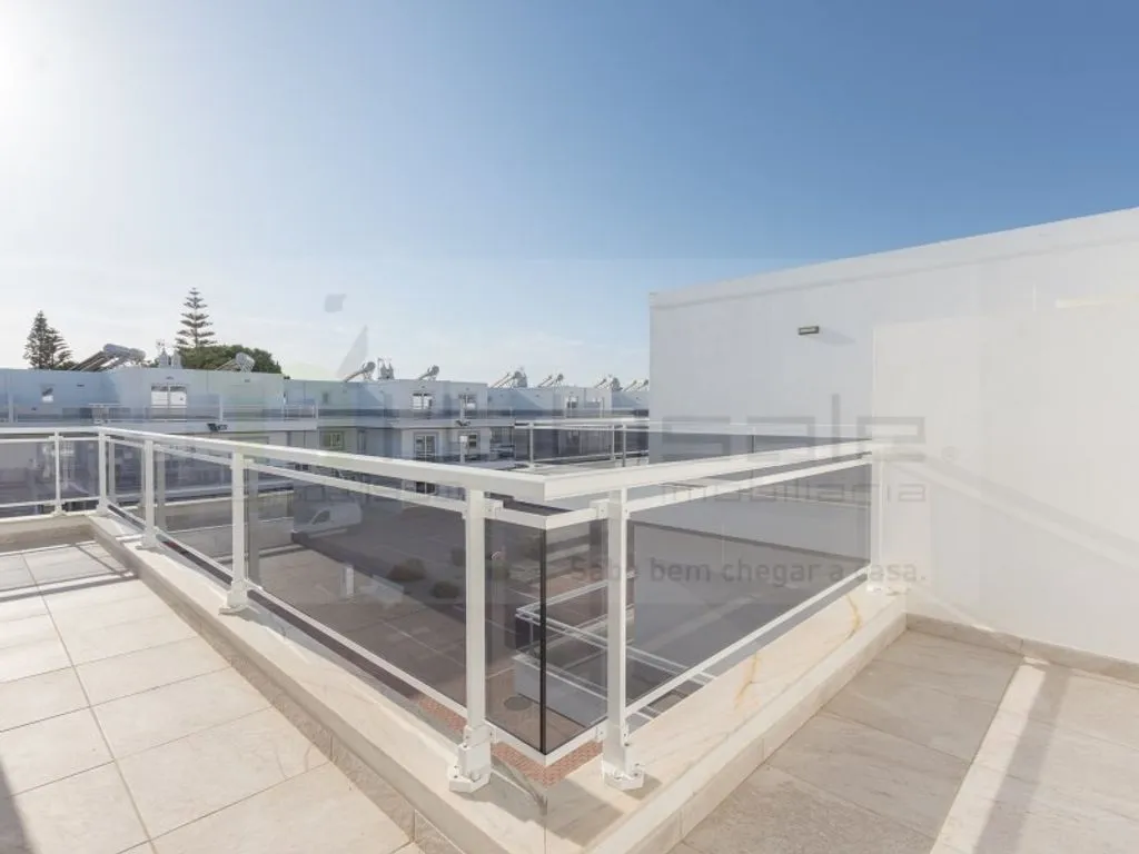 Rõdu - Luxury Duplex Apartment with Sea View in Praia Lota