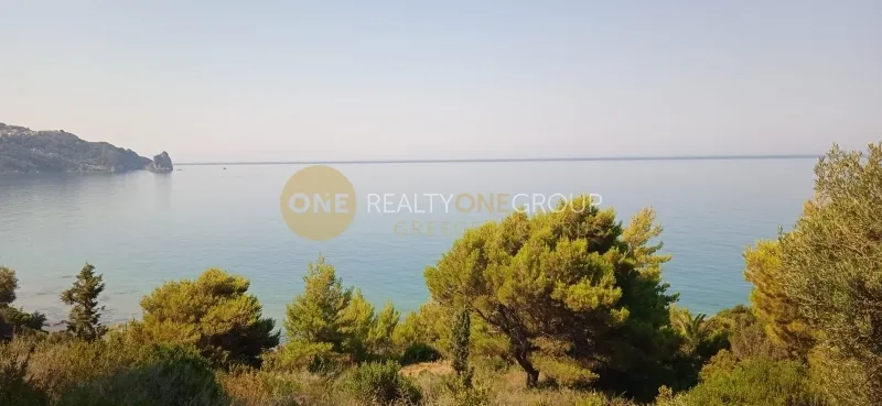 Giardino - Rare Seaside Plot in Agios Gordios, Corfu