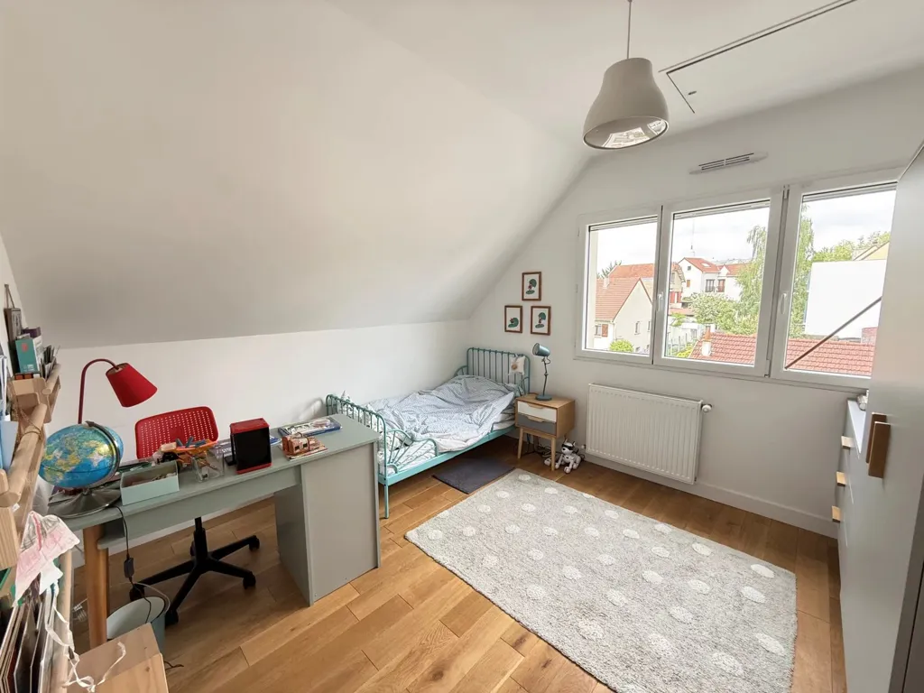 Chambres - Maison Familiale Rénovée avec Jardin à Clamart