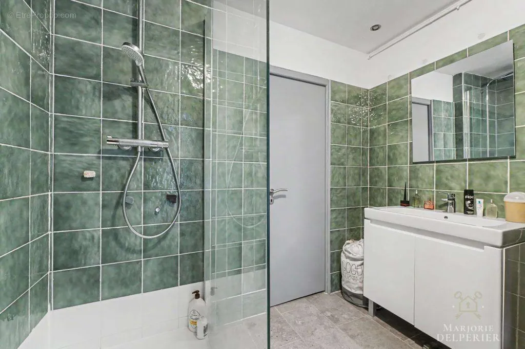 Salles de bain - Appartement Contemporain au Calme à Blagnac