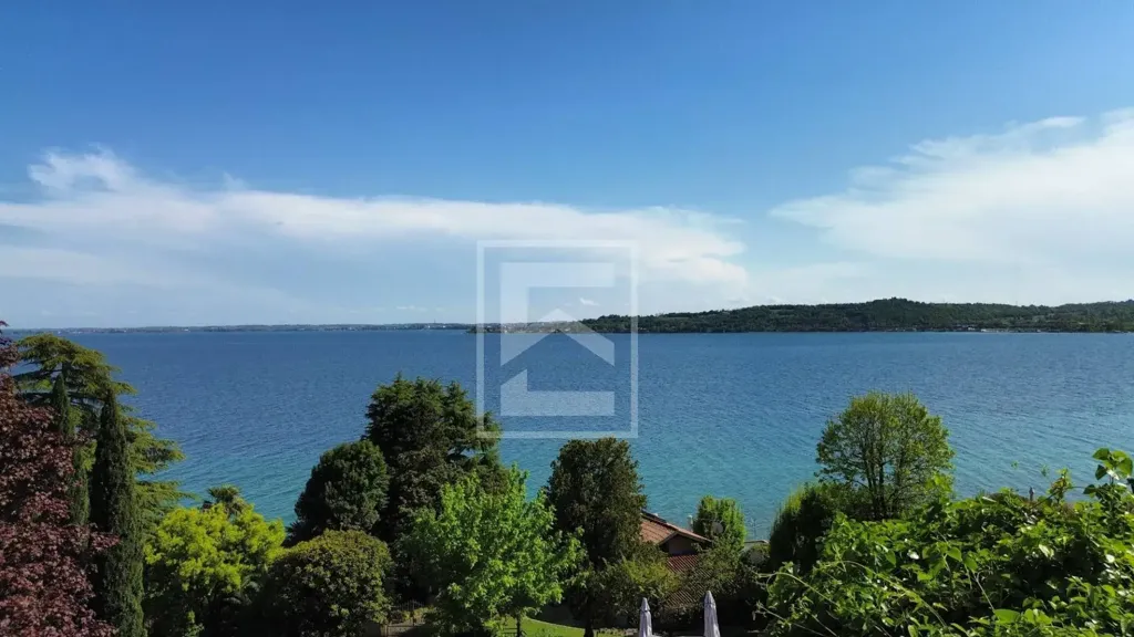 Aed - Villa with Lake View in Padenghe Sul Garda