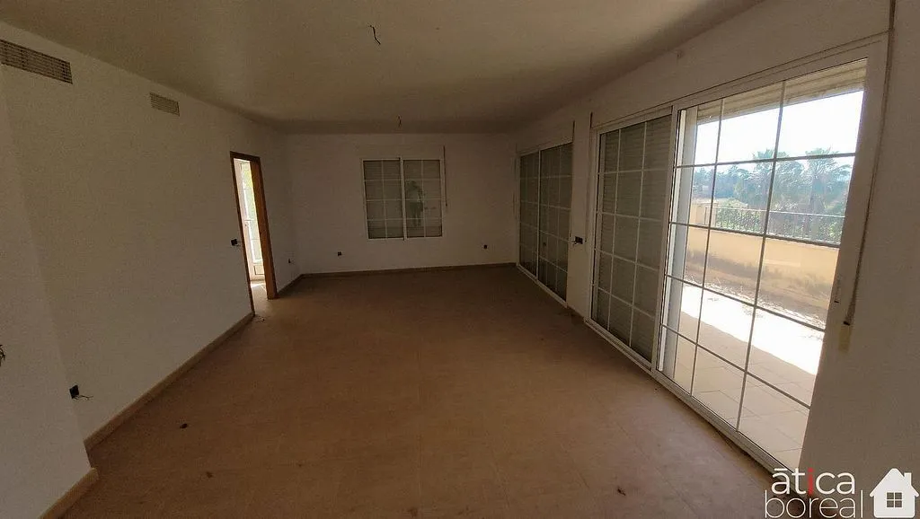 Rooms - Duplex for Renovation with Garden in Torreguil