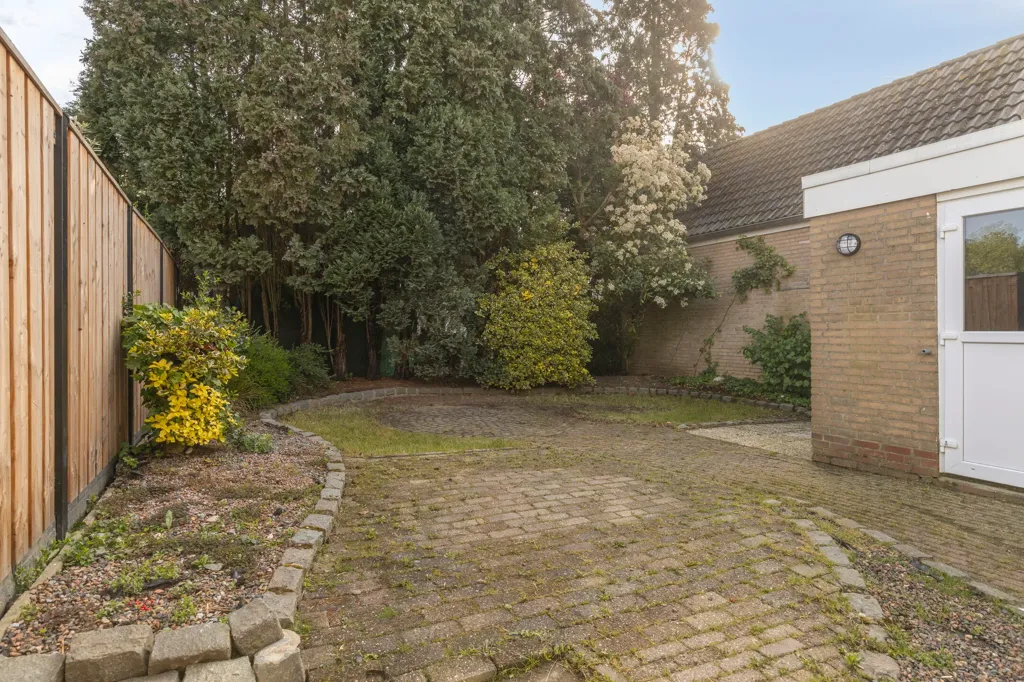 Aed - Semi-Detached House with Serre in Baarlo