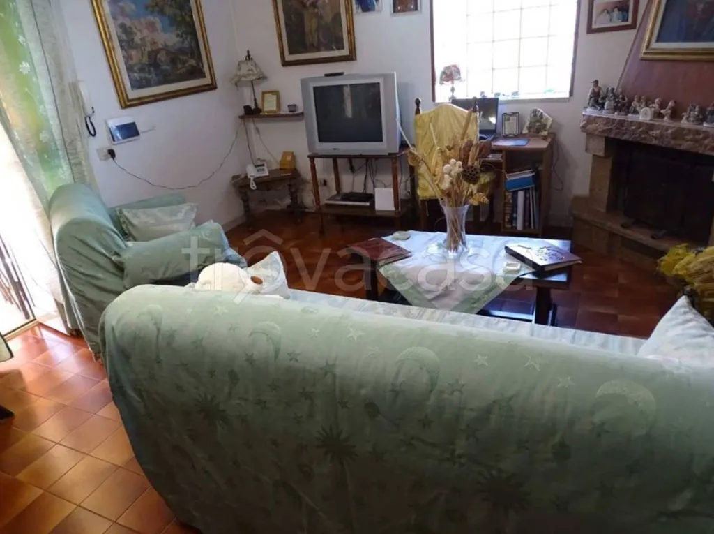 Séjour - Villa with Private Garden at Cisterna di Latina