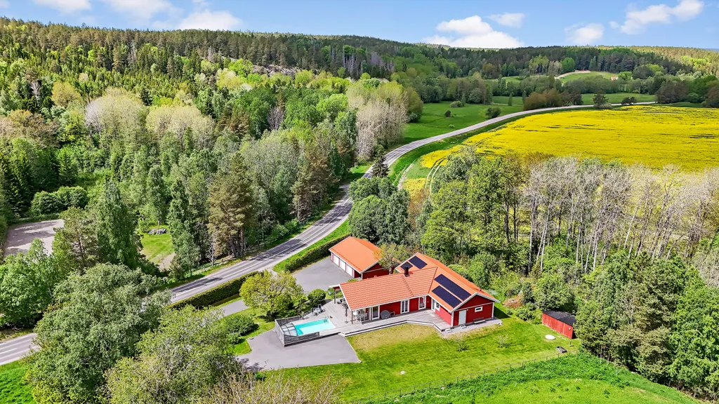 Vista aerea - Contemporary Villa with Pool in Läggesta