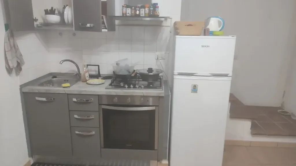 Köök - Modernised Two-Bedroom Flat with Balcony in Naples