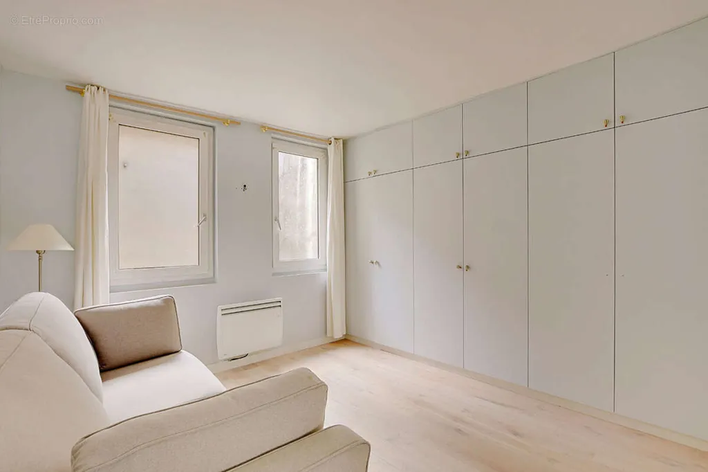 Chambres - Appartement T3 avec Beaux Volumes dans Quartier Recherché
