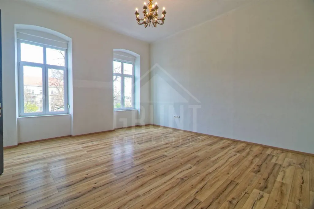 Toad - Secessionist Flat with Park View in Osijek