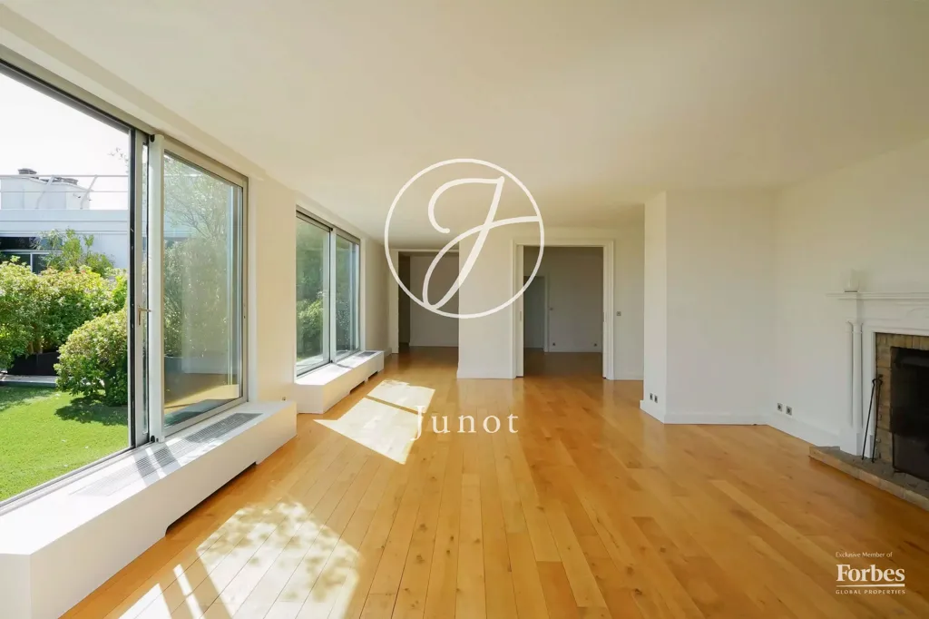 Living Room - Penthouse with Eiffel Tower View in Paris 75116