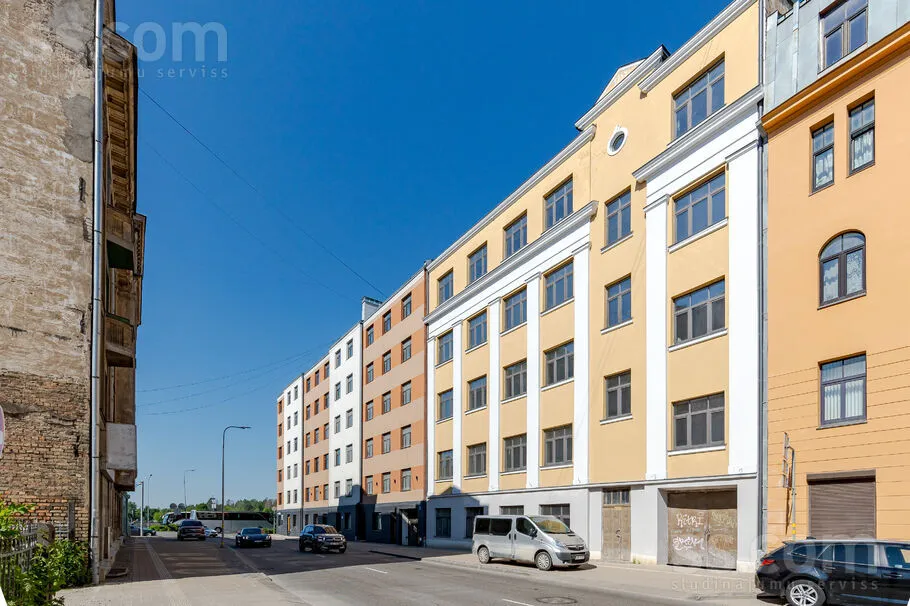 Välivaade - Renovated 3-Bedroom Flat in Riga Centre