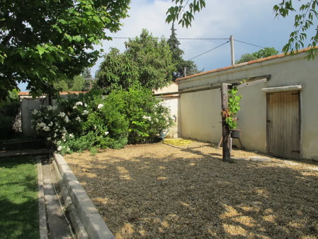 Jardin - Propriété pour Événementiel avec 10 Logements à Pernes-les-Fontaines