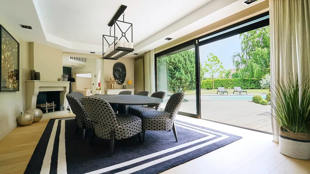 Salle à manger - Maison Luxueuse avec Piscine à Bondues