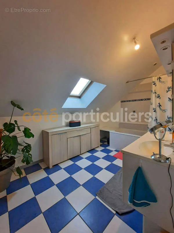 Salles de bain - Appartement Duplex avec Balcon à Dole