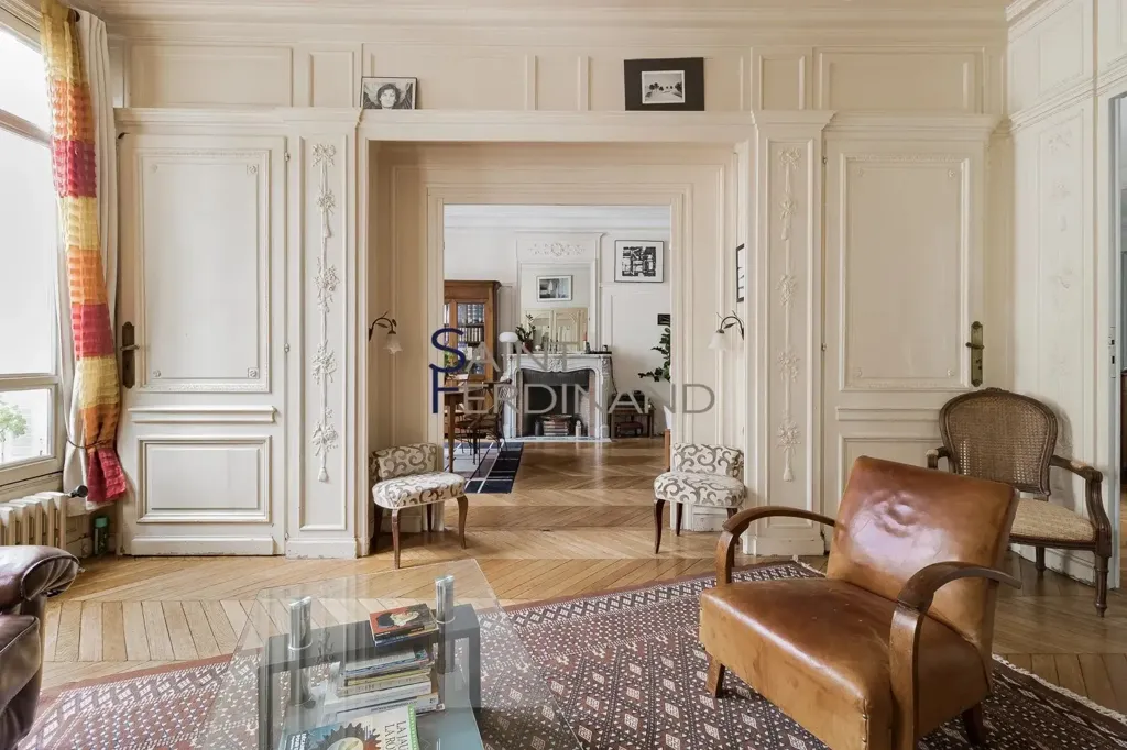 Elutuba - Luxury Duplex Flat with City View in Monceau