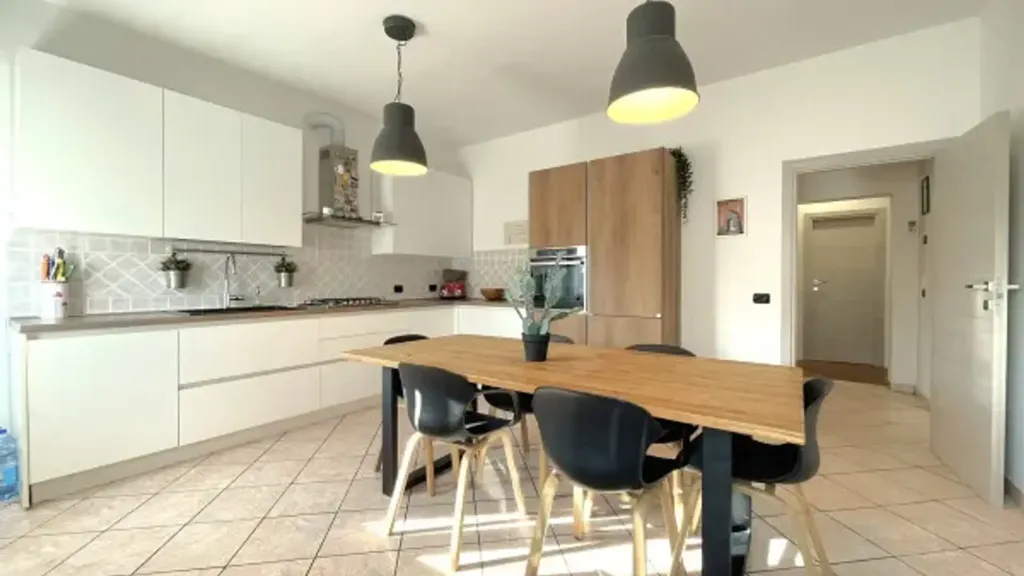 Salle à manger - Rear-Facing Apartment with Balcony in Carpi