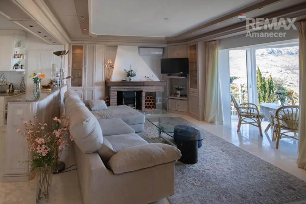 Elutuba - Dual Villa with Pools in Las Rotas, Dénia