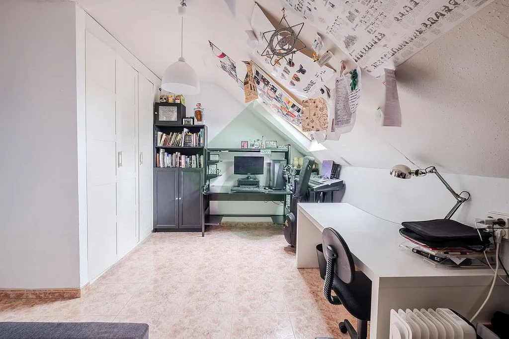 Bureau - Pared Chalet with Terrace in Serranillos del Valle