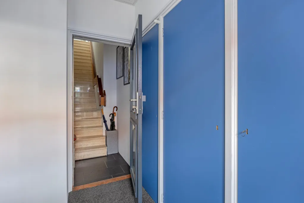 hallway_entrance
