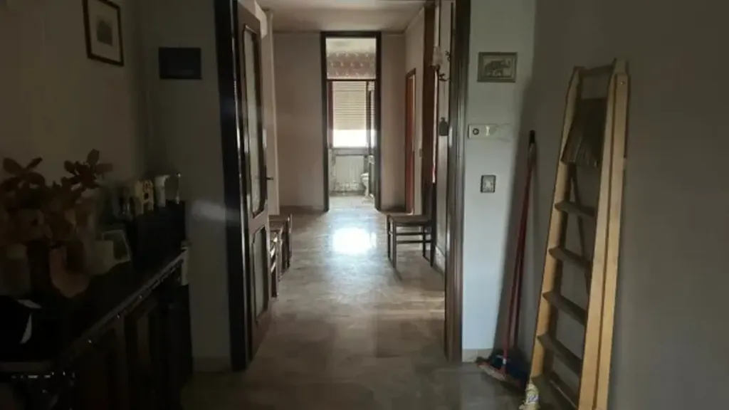 hallway_entrance
