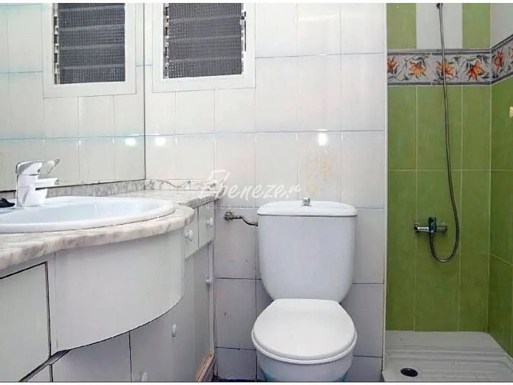 Salles de bain - Apartment with Balcony in Barrio Peral