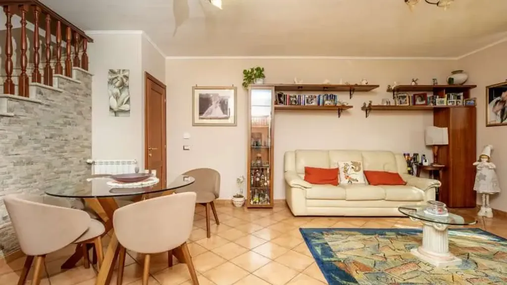 Séjour - Villa with Garden in Guidonia Montecelio