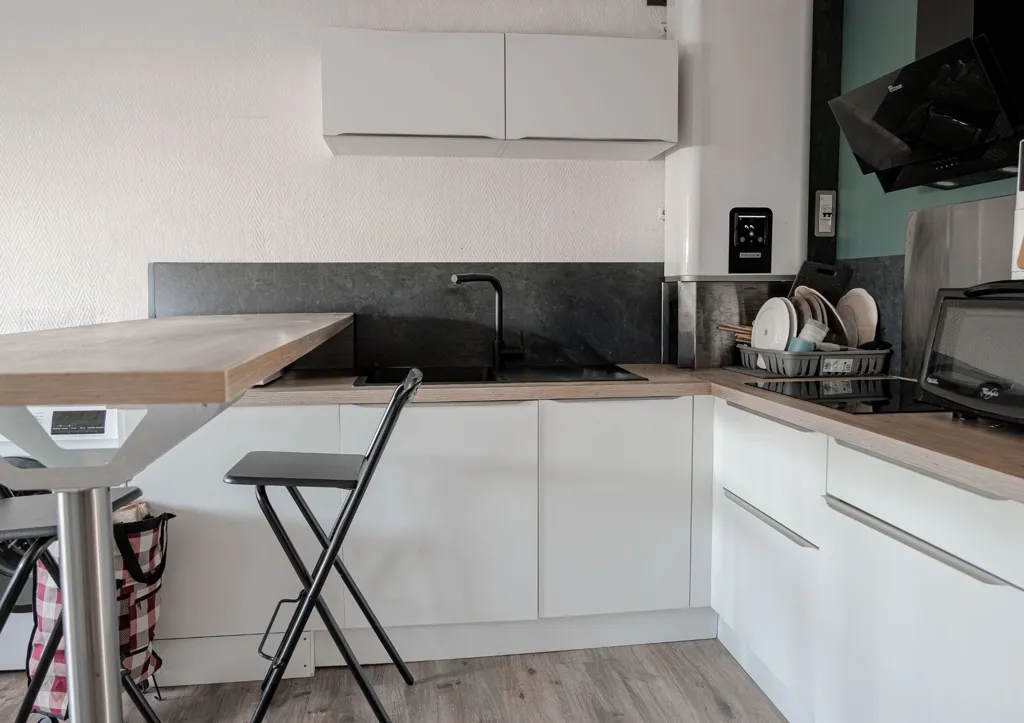 Cuisine - Appartement Lumineux avec Parking à Guéret