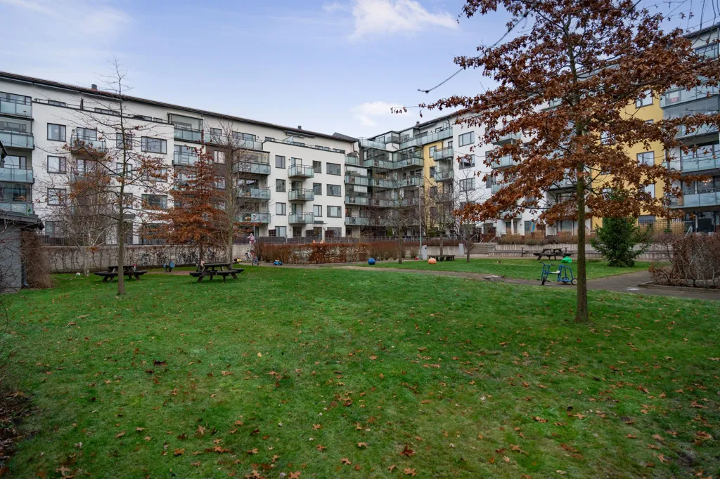 Jardin - Compact 1-Bedroom Flat with Garden View in Uppsala