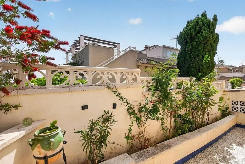 Terrace - Terraced House with Pool in Torrevieja Centre