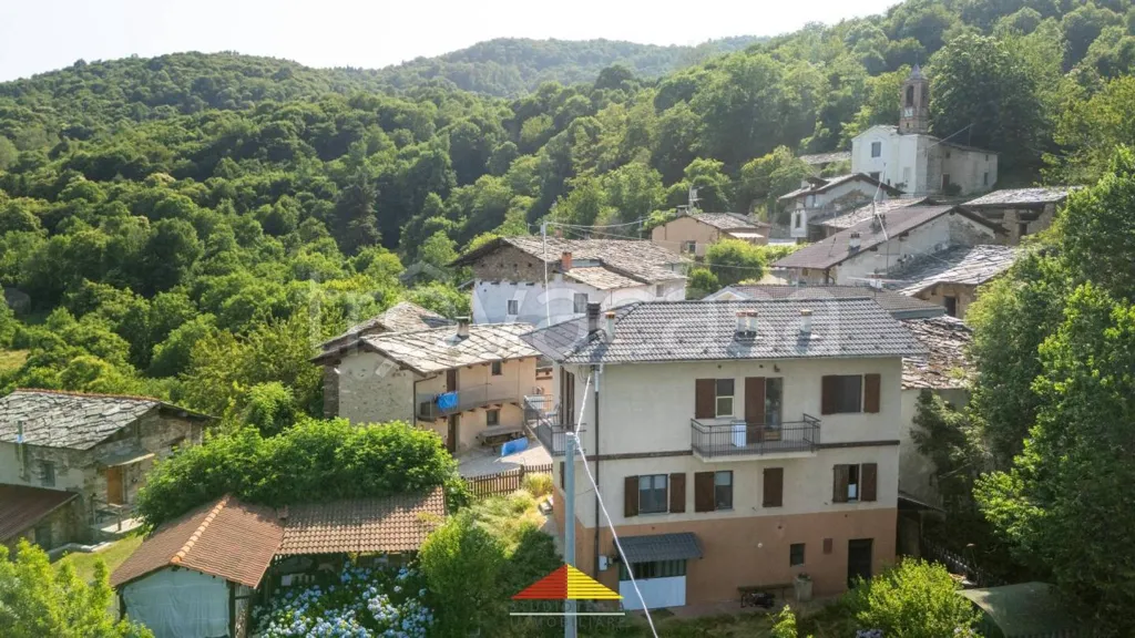 Õhuvaade - Rustic Property with Mountain View in Venasca