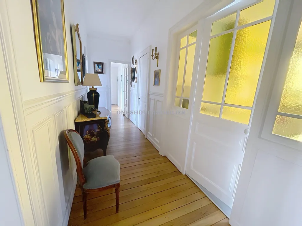 Hallway - Top-Floor Flat with City View in Orléans