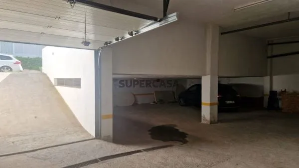 Garage - 3-Bedroom Flat with Sea View in Loulé