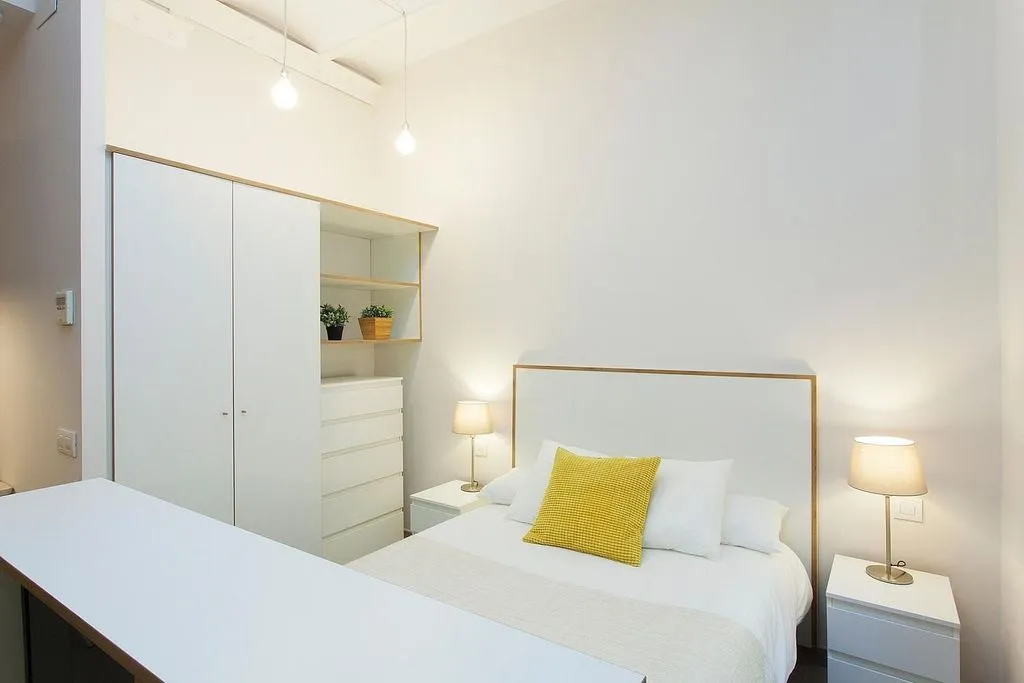 Magamistoad - Studio Apartment with Terrace near Sagrada Família