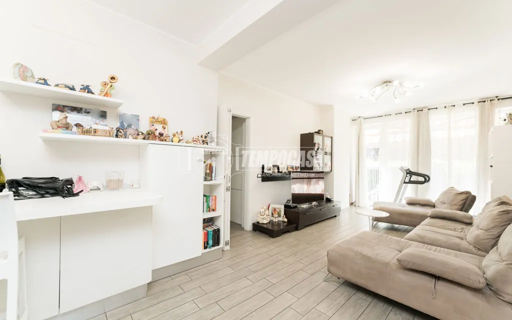 Séjour - Quadrilocale with Private Gardens in Milan
