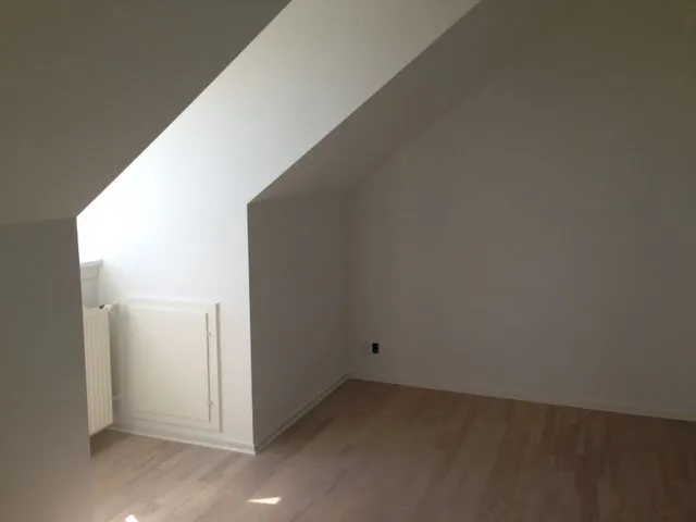 Pièces - One-Bedroom Flat in Central Location