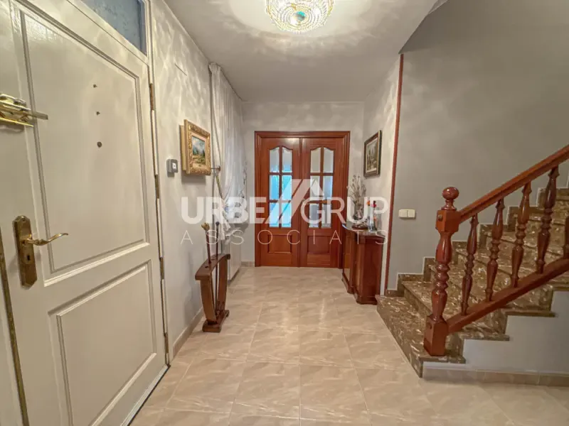 Esik - Detached Corner House with Multiple Terraces in Martorell