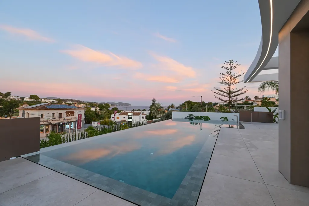 Piscine - Luxury Villa with Sea View in Benissa