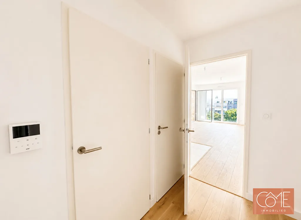 Entrée - Appartement avec Balcon au Centre de Saint-Grégoire