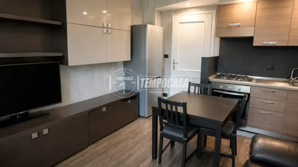 Köök - Rustic 2-Bedroom Apartment with Balcony in Turin